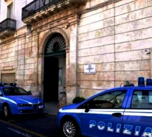 Ceglie Messapica: dà in escandescenze per eludere i controlli. Polizia di Ostuni arresta uomo del posto Prosegue l attività di controllo del territorio da parte del personale del Commissariato di P.S.