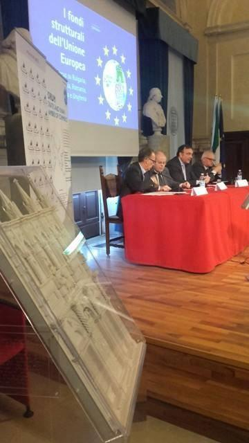 dello Ionio, dalla Camera di Commercio di Ancona e dall azienda Speciale Marchet. Tra i vari interventi in apertura del seminario, il Dirigente Ufficio Partenariato Industriale e Rapporti con OO.