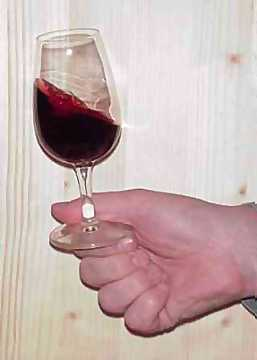 alcool e agli zuccheri un vino molto viscoso sarà di norma molto alcolico o dolce la lentezza