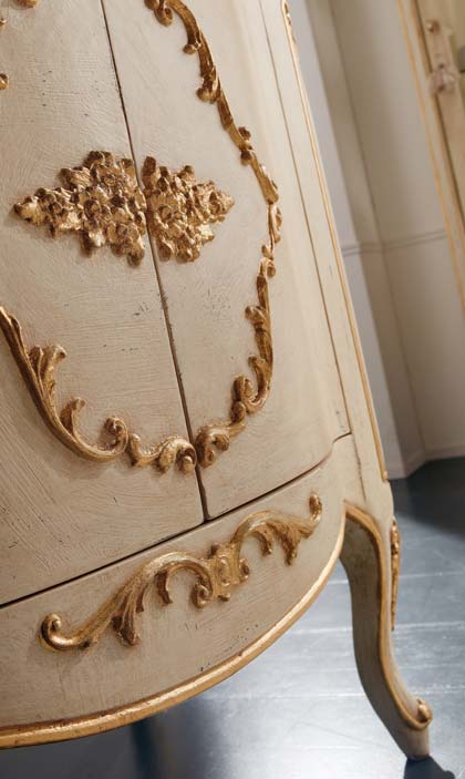 details in gold curved wood Vanity top in Travertine marble Old England applique in gold finish Mobile - Cabinet l.