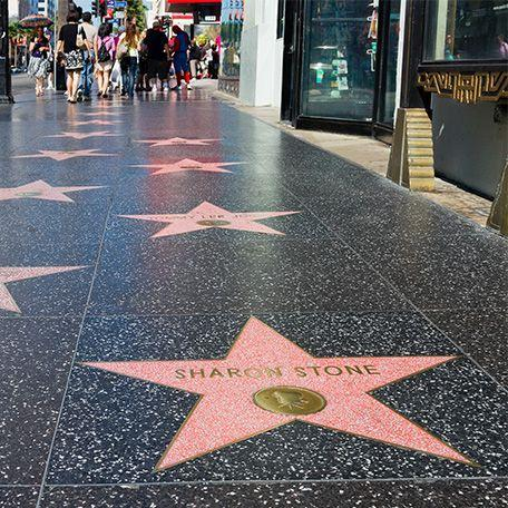 stelle grazie alla famosa Walk of fame ; il secondo è lo scintillante mondo delle celebrità dove, con un po di fortuna, si possono incontrare le star che fanno shopping sulla famosa Rodeo Boulevard o