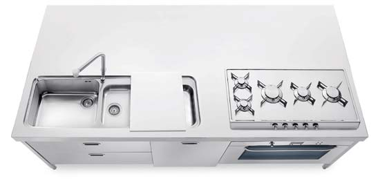 Stainless steel countertop with integrated sink in stainless steel, large multifunctional electric oven.