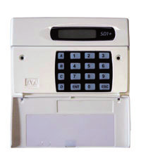 147,00 SD1-EUR Combinatore telefonico sintesi vocale 3 canali, 4 numeri, completo di tastiera edisplay LCD.