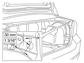 12 Misurare una distanza di 30 mm (1 3/16 ") dal lato posteriore del parafango posteriore e marcare una corta linea parallela al lato posteriore.