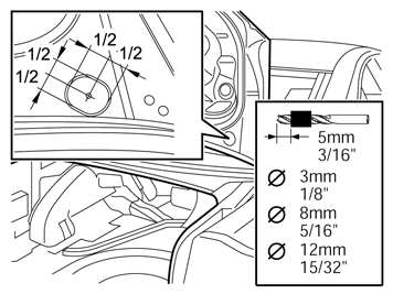 14 Misurare per il taglio del foro nel passante di gomma nell'angolo anteriore destro dello sportello bagagliaio secondo lo schizzo e marcare il centro.