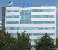 Nel 2002 nasce Daikin Air Conditioning Italy SpA, oggi è leader in Italia con una quota di mercato del superiore al 30%.