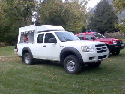 10508 ALLESTIMENTO PICK- UP MODULARE POLIVALENTE Struttura reticolare con profili di acciaio inox 304 saldati.