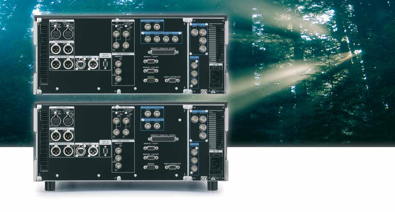 Videoregistratori digitali serie HDW-1800 HDW-D1800 (sopra) e HDW-1800 Pannelli posteriori Funzioni di ricerca - Modalità Jog e Shuttle I VTR HDW-D1800 e HDW-1800 effettuano la ricerca di