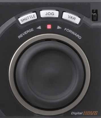 La qualità audio elevata in modalità jog è simile a quella offerta dal formato Digital Betacam. Schermo LCD a colori 4,3" I pannelli di controllo sono semplici e facili da usare.