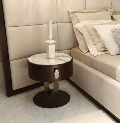 WEN+MET GASTON side table Marble top CA: Calacatta Oro cm.