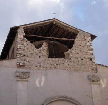 SOVRAPPOSIZIONE DI COPERTURE IN C.A. CHIESA DI S.