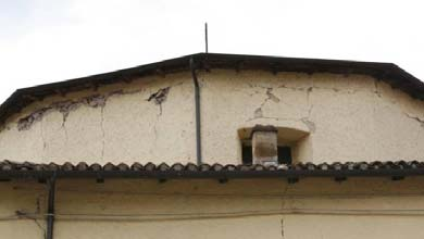 Cupola e tiburio Il sistema cupola tiburio è caratterizzato da una cupola in canniccio, impostata su centine lignee e da un tiburio in muratura su cui si erge una copertura presumibilmente in legno.