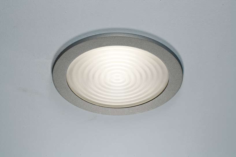 Cruz 205 L e H Cruz 240 L, H e Wallwasher Cruz 280 H Cruz 205 L e H Downlight per lampade installate in posizione orizzontale e verticale (versioni HIT e HST) con foro a soffitto da 205 mm per