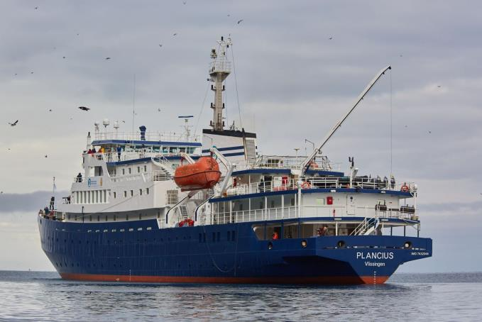 Tydeman. La nave navigò per la compagnia olandese fino al 2004 e fu acquistata da Oceanwide Expeditions.