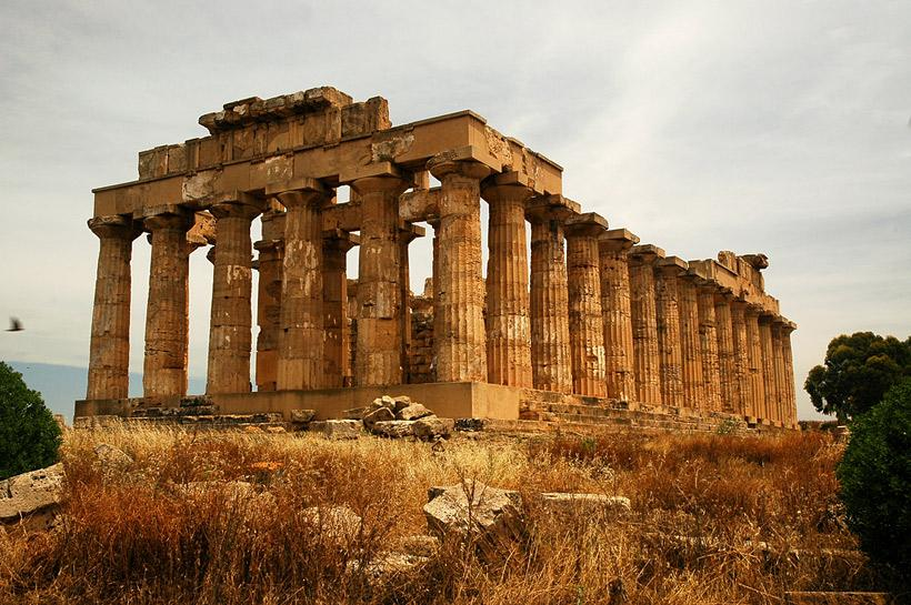 L emozione di Goethe è palpabile: aveva di fronte uno degli unici tre templi rimasti in piedi in tutto il mondo greco (assieme al Theseion di Atene e al tempio di Poseidone di Paestum).