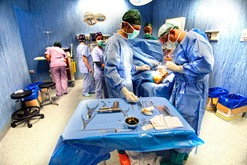 I ricoveri in Day Surgery sono convenzionati con il Sistema Sanitario Nazionale (SSN) e comprendono gli esami e le visite pre-operatorie, l intervento chirurgico ed i controlli post-operatori.