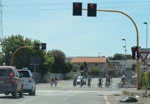 Art. 146 Violazione della segnaletica stradale Alla guida di velocipede, il conducente proseguiva la marcia nonostante il divieto impostogli dalla luce rossa del semaforo o agente del