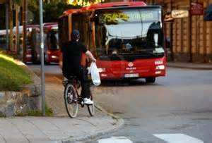 Art.143 Circolazione sul marciapiede Conducente di velocipede circolava al di