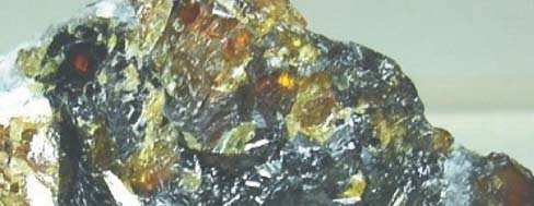 Solfuri BLENDA Chimica: ZnS, solfuro di zinco Classe mineralogica: Solfuri Usi: importante minerale economico per lo zinco Può essere difficile da distinguere da altri solfuri per la variabilità
