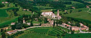 Perchè Collalto Prealpi e fiume Piave, castello di San Salvatore e castello di Collalto sono i riferimenti ideali geografici e temporali entro cui si estende la vasta proprietà dell azienda agricola.