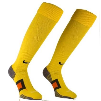 sulle caviglie. Colore: giallo Prezzo: CHF 35.