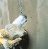 Consumo: IDROSILEX LIQUIDO: 3-5 kg/m² per 100 kg di cemento; IDROSILEX POLVERE: 2-4 kg/m² per 100 kg di cemento. Confezioni: IDROSILEX LIQUIDO: fustini da 25 e 6 kg e conf.