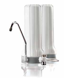 01 filtrazione domestica domestic filtration AQUA TWIN new! Filtro punto d uso doppio stadio Faucet filter twin-stage Di semplice installazione si collega direttamente al rubinetto.