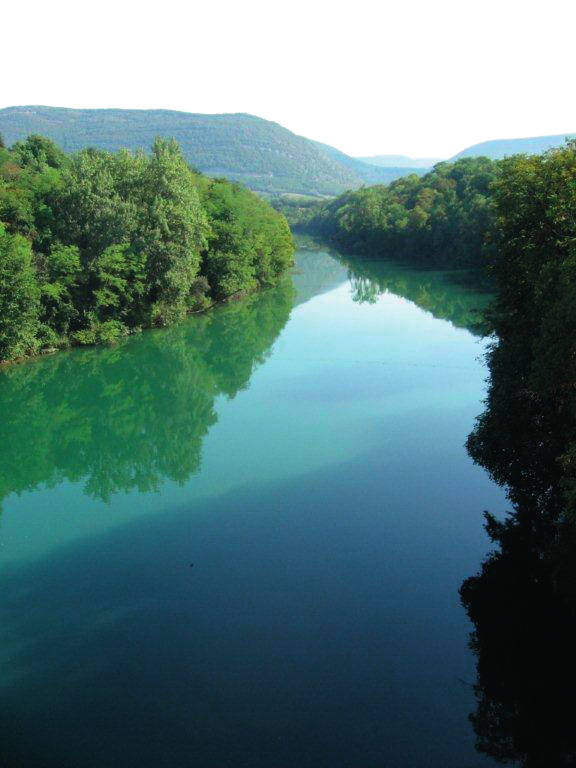 Il percorso europeo dello strumento GECT Il Territorio Goriziano e il : la storia 4 Il Goriziano comprende l area che abbraccia il fiume Isonzo e i suoi confluenti Vipacco, Iudrio e Idrijca, nonché