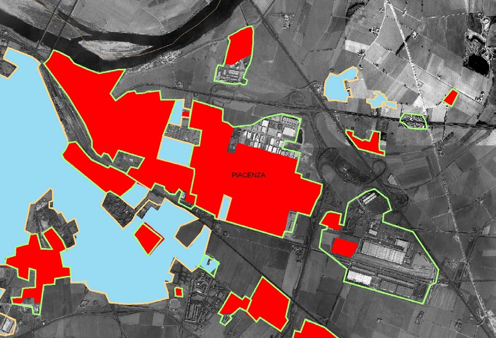 Fig. 4 Dinamica del territorio urbanizzato a Piacenza, zona industriale di Le Mose, tra il 1996 (colori pieni:
