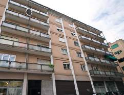 000 Mestre - Prima via Felisati In prestigioso stabile, appartamento di ampia metratura all ultimo piano servito da ascensore.