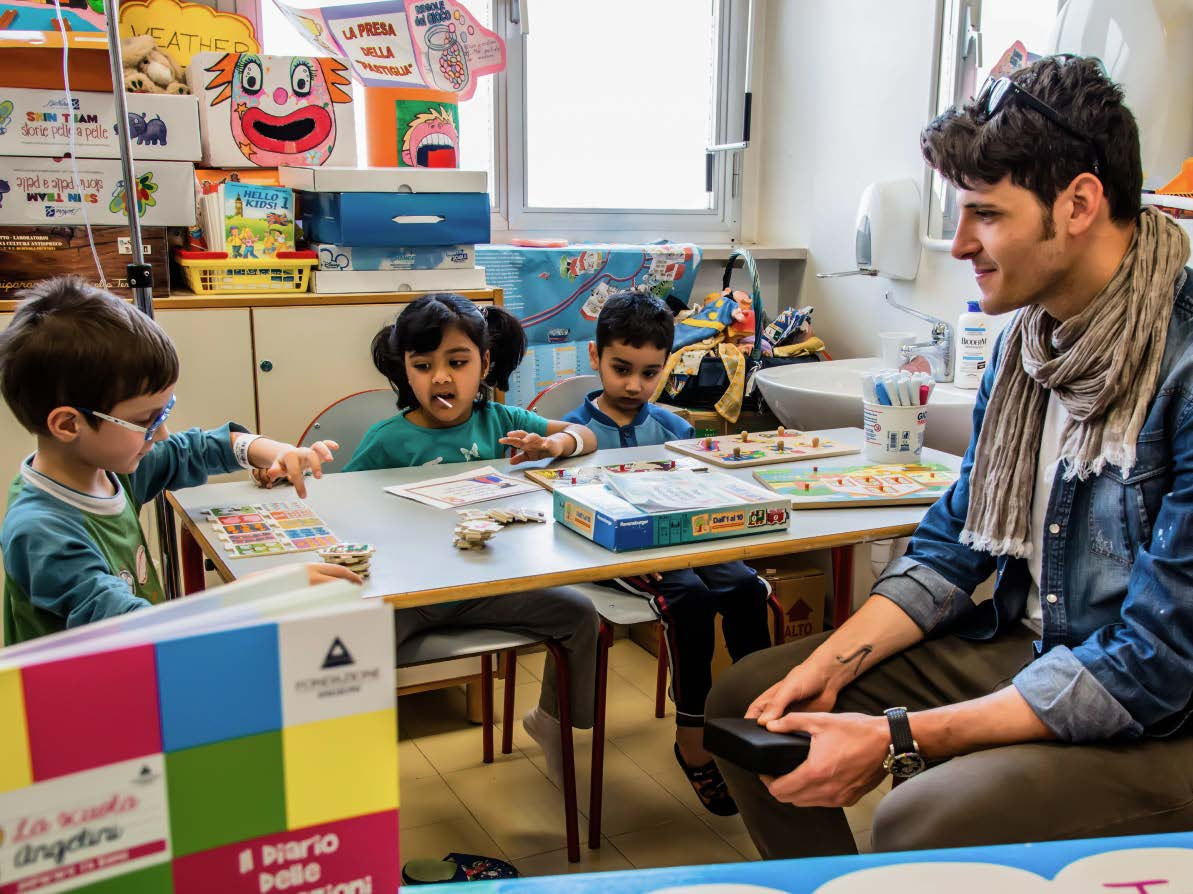 La scuola Angelini Progetto di educazione alla salute per la Scuola Primaria e Secondaria in ospedale in collaborazione con il CONI e con il Patrocinio della Società Italiana di Pediatria.