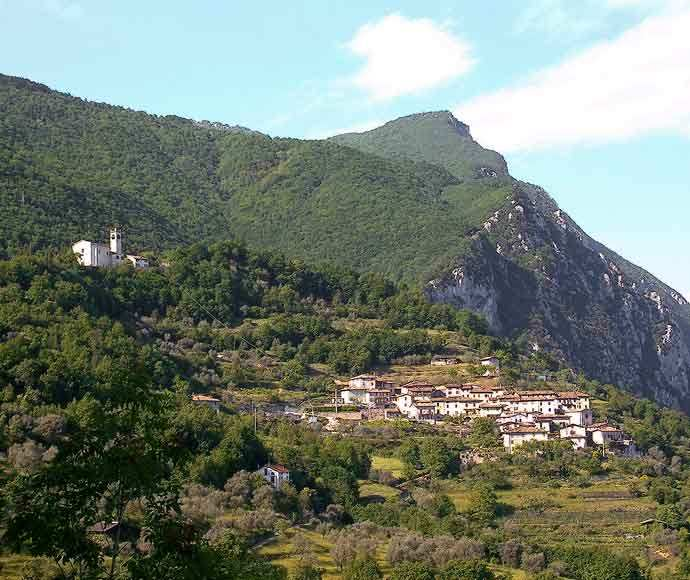 passando davanti al maestoso Cimon della Pala si ritorna da Val Venegia. Ora del Rientro: ore 19.