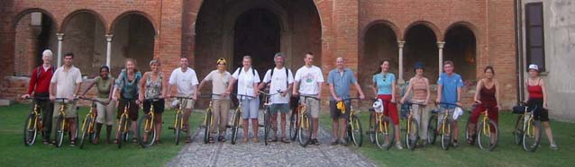 INCONTRO DEL PARTENARIATO IN ITALIA, giugno 2002 Abbadia Cerreto, Lodi Marco Polo descrive un ponte, pietra per pietra. Ma qual è la pietra che sostiene il ponte? chiede Kublai Kan.