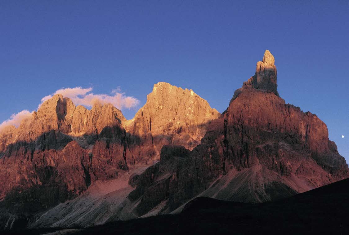 I Suoni delle Dolomiti è un progetto di comunicazione e di turismo culturale e ambientale realizzato da con la collaborazione delle Aziende per il Turismo Val di Non, Madonna di Campiglio Pinzolo Val
