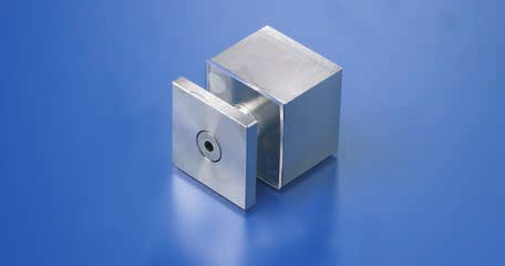 D I S T A N Z I A T O R E Q U A D R O i io SQUARED SPACER Stainless steel AISI 304 B o x : pcs M 8 x 3 0 inse r to e