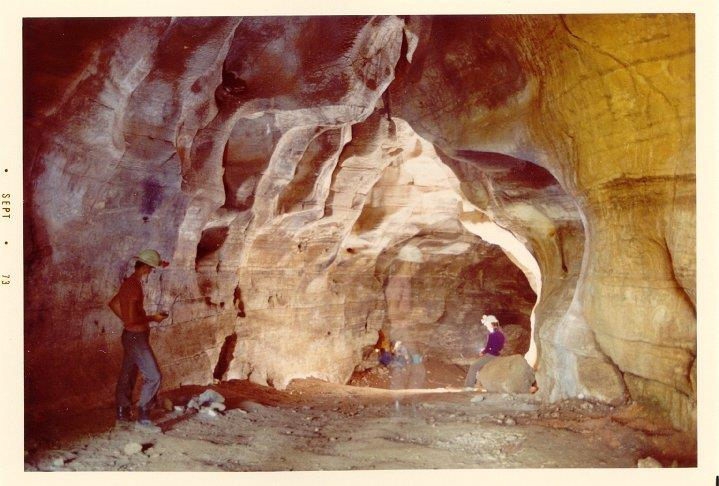 L uomo di Neanderthal in Puglia: Bisceglie Nel 1955, nella Grotta di Santa Croce di Bisceglie, vengono trovate delle ossa di