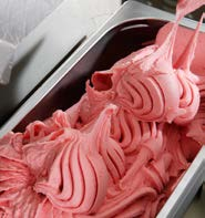 Maturazione Una volta effettuata la pastorizzazione, lasciamo riposare il gelato artigianale per circa 4/8 ore, permettendo così a tutti gli ingredienti di amalgamarsi bene e alle parti solide di