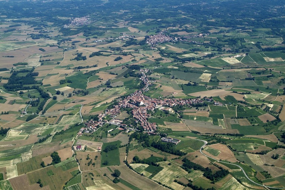 La storia per uno sviluppo identitario del territorio Riconoscimento UNESCO L Eccezionale Valore Universale proposto per il sito di Langhe-Roero e Monferrato è rappresentato dalla radicata cultura