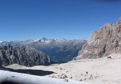 ) TERRENO DI IMPIEGO DELL IMBRACATURA COMBINATA Progressione da capo cordata o da secondo con zaino Discesa a corda doppia con zaino Progressione da capo cordata o da secondo senza zaino Discesa a