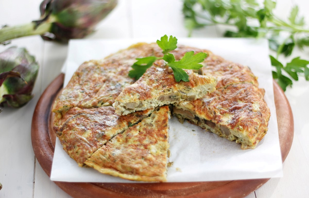 Frittata di carciofi La frittata di carciofi rappresenta un secondo piatto o un antipasto semplice ma sfizioso che risolve spesso un pranzo o una cena all ultimo momento.