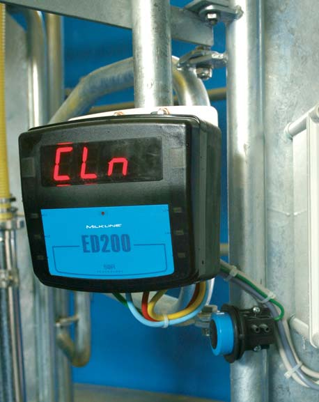 La centralina ED200 è una delle più avanzate nel settore; è dotata di un grande display indicante la produzione e il flusso del latte per