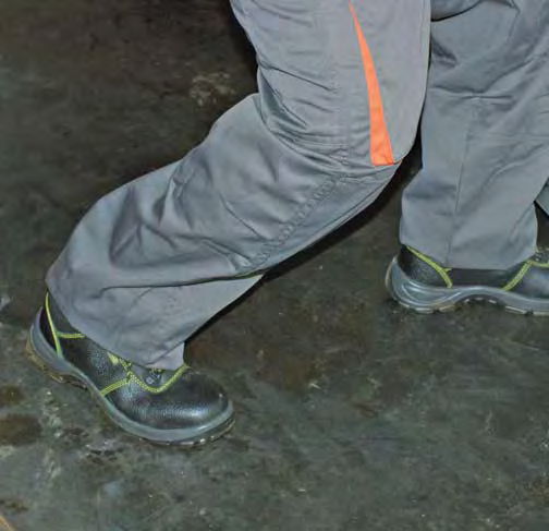 GAMMA CLASSIC + La scarpa classica e resistente per l edilizia e l industria. GARGAS II S1P SRC GOULT II S1P SRC GARGAS II S1P SRC GARG2SPNO / Nero Tomaia : Pelle pigmentata.