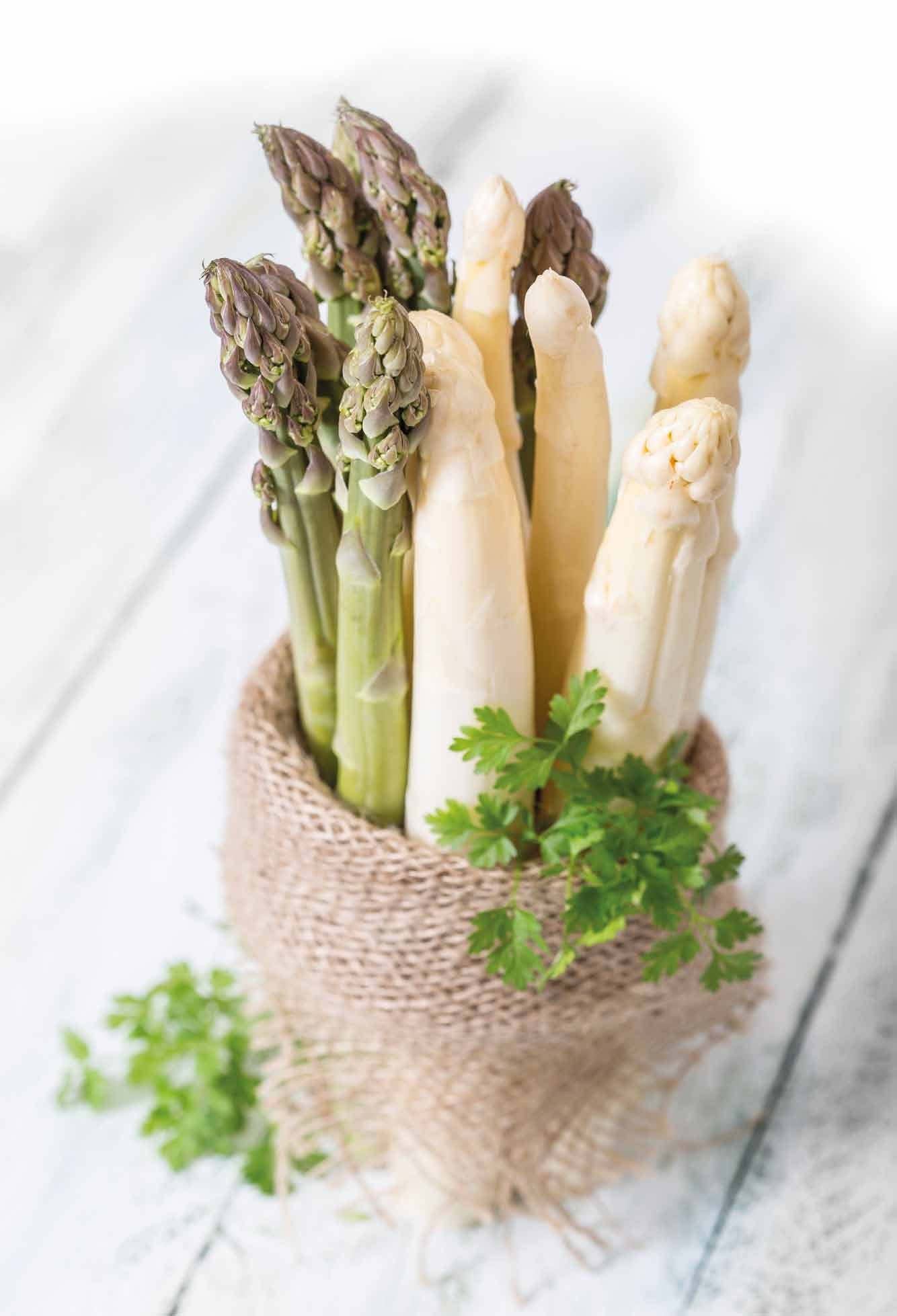 Macedonia di verdure al naturale AF858 Asparagi Bianchi al naturale AF851 Formato Bauletto Kg 1 6 Bauletti Asparago bianco fresco, lavorato con cura per