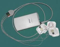 Event recorder esterno è un registratore che tramite placche adese al torace, viene attivato dal paziente durante o subito dopo l inizio dei sintomi e permette di registrare e memorizzare l