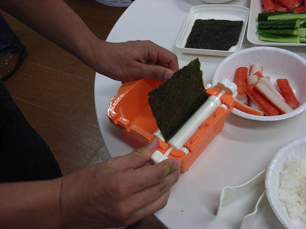Codice prodotto: CAS2 Macchina per sushi Macchina di plastica che