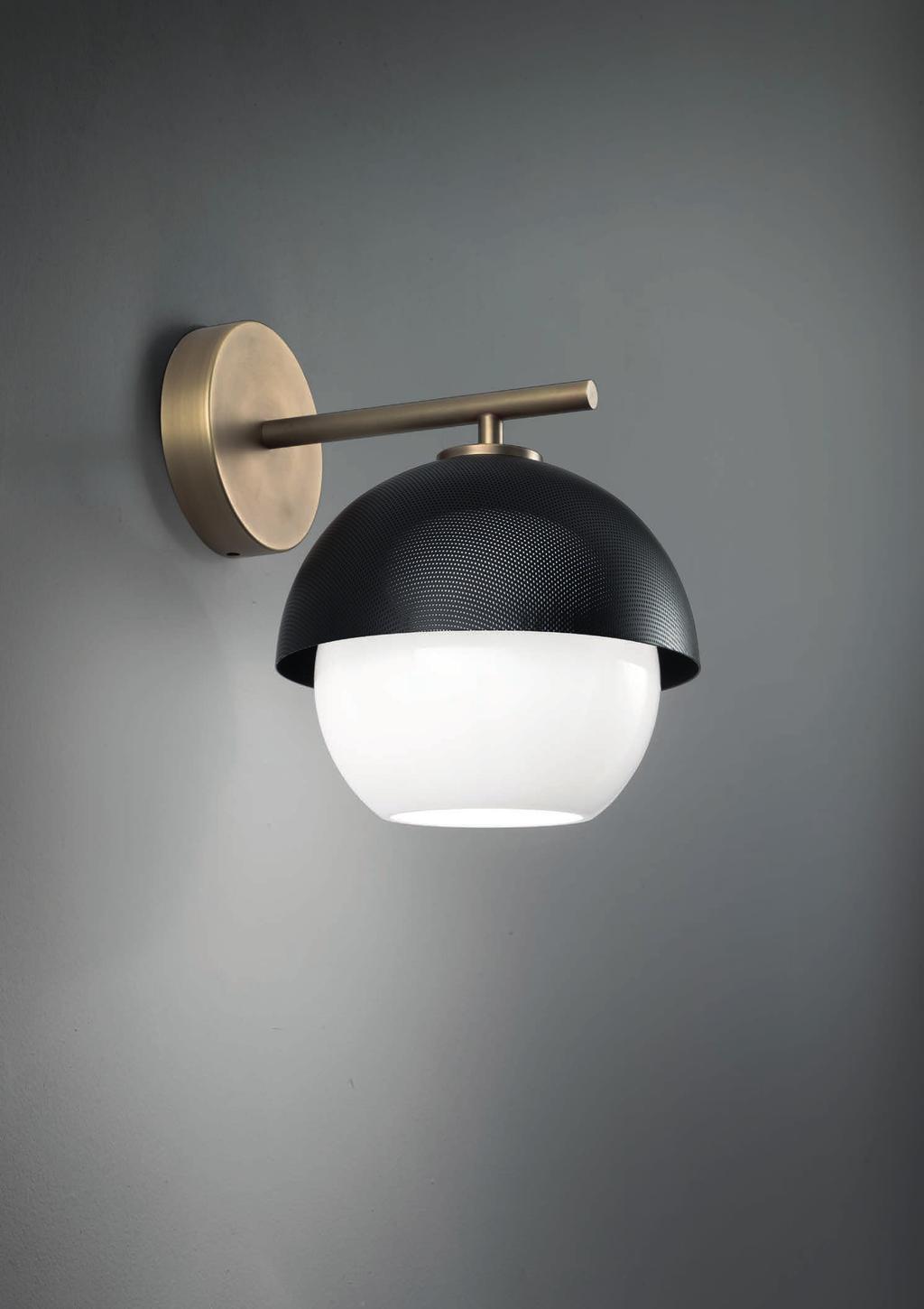 URBAN WALL 26cm-10 20cm-7 8 25cm-9 8 Wall lamp with diffuse light and white, tobacco or smoke Murano blown glass diffuser.