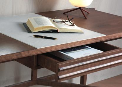 Writing desk with structure in solid ash, equipped with pull-out drawer and leather or eco-leather insert.