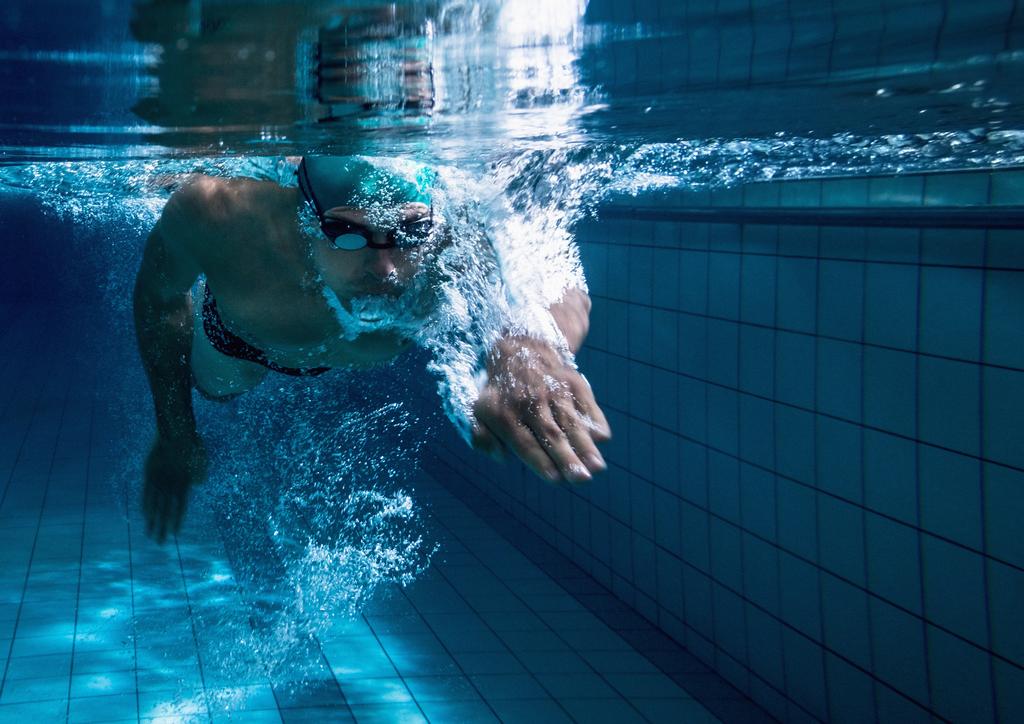 I CORSI SONO MONO, BI O TRISETTIMANALI CORSI DI NUOTO PER ADULTI CORSI ADULTI E TERZA ETÀ (50 MIN.