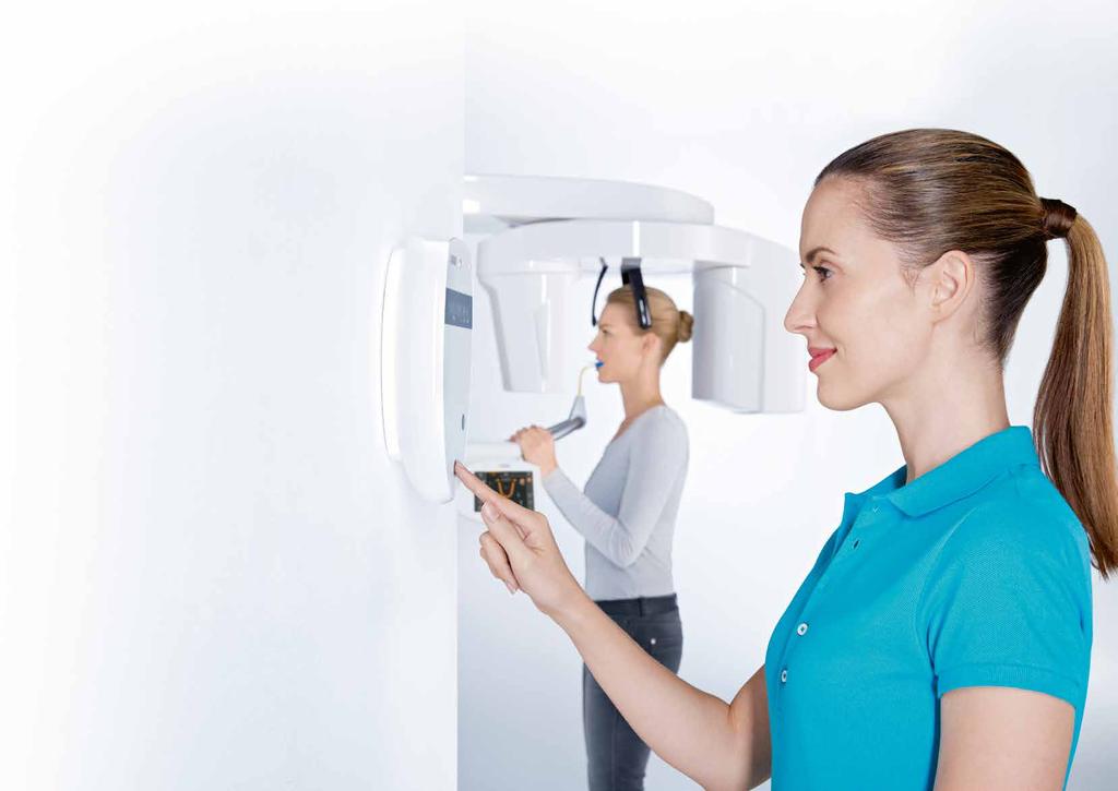 06 I 07 VELOCE, PRECISO E SICURO. Gli apparecchi radiografici Sirona sono facili da usare, consentono il posizionamento sicuro del paziente e accrescono l'efficienza dei workflow.