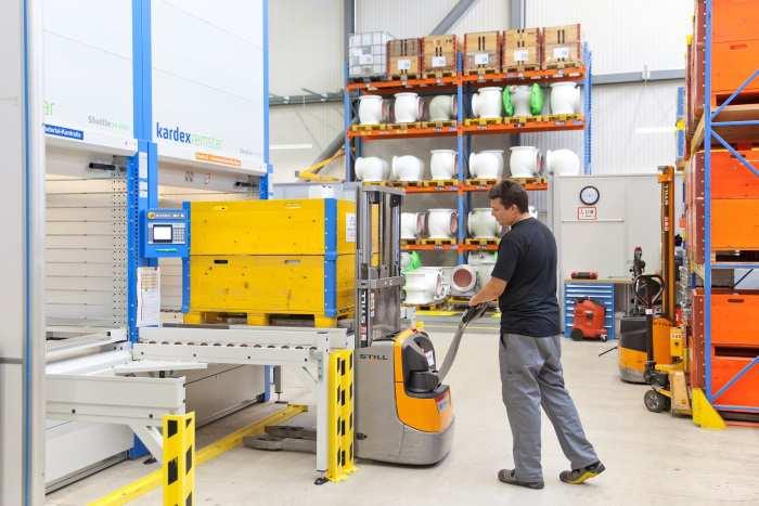 OPLogicontrol (ulteriori 20 magazzini automatici Kardex Remstar a piani traslati e a piani rotanti installati a Oerlikon, circa 180 apparecchi complessivamente presso ABB Svizzera).